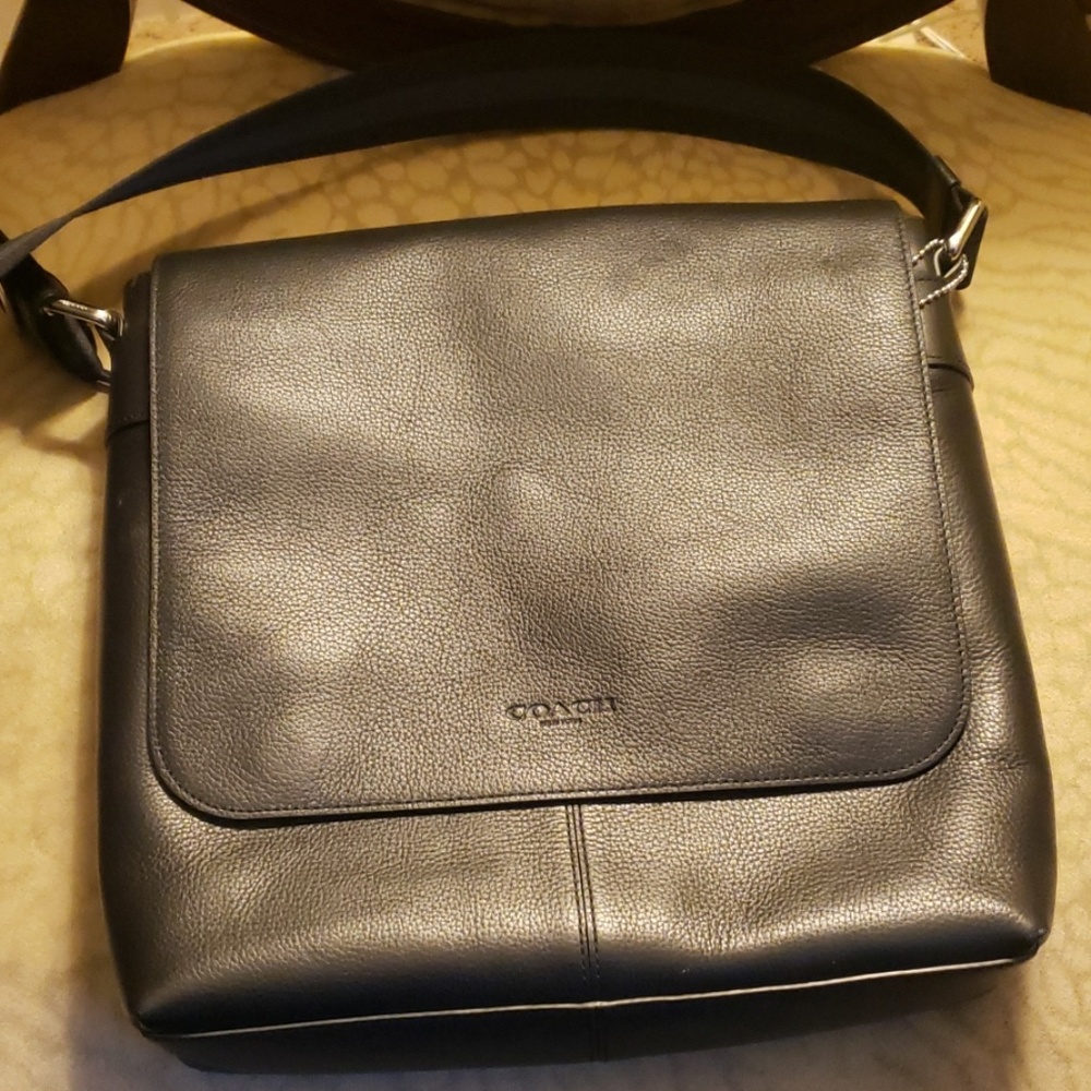 Messenger bag coach